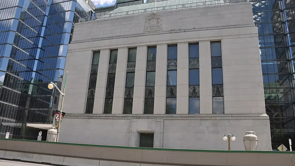 Business sentiment subdued, but sales outlook improves: Bank of Canada Business sentiment subdued, but sales outlook improves: Bank of Canada